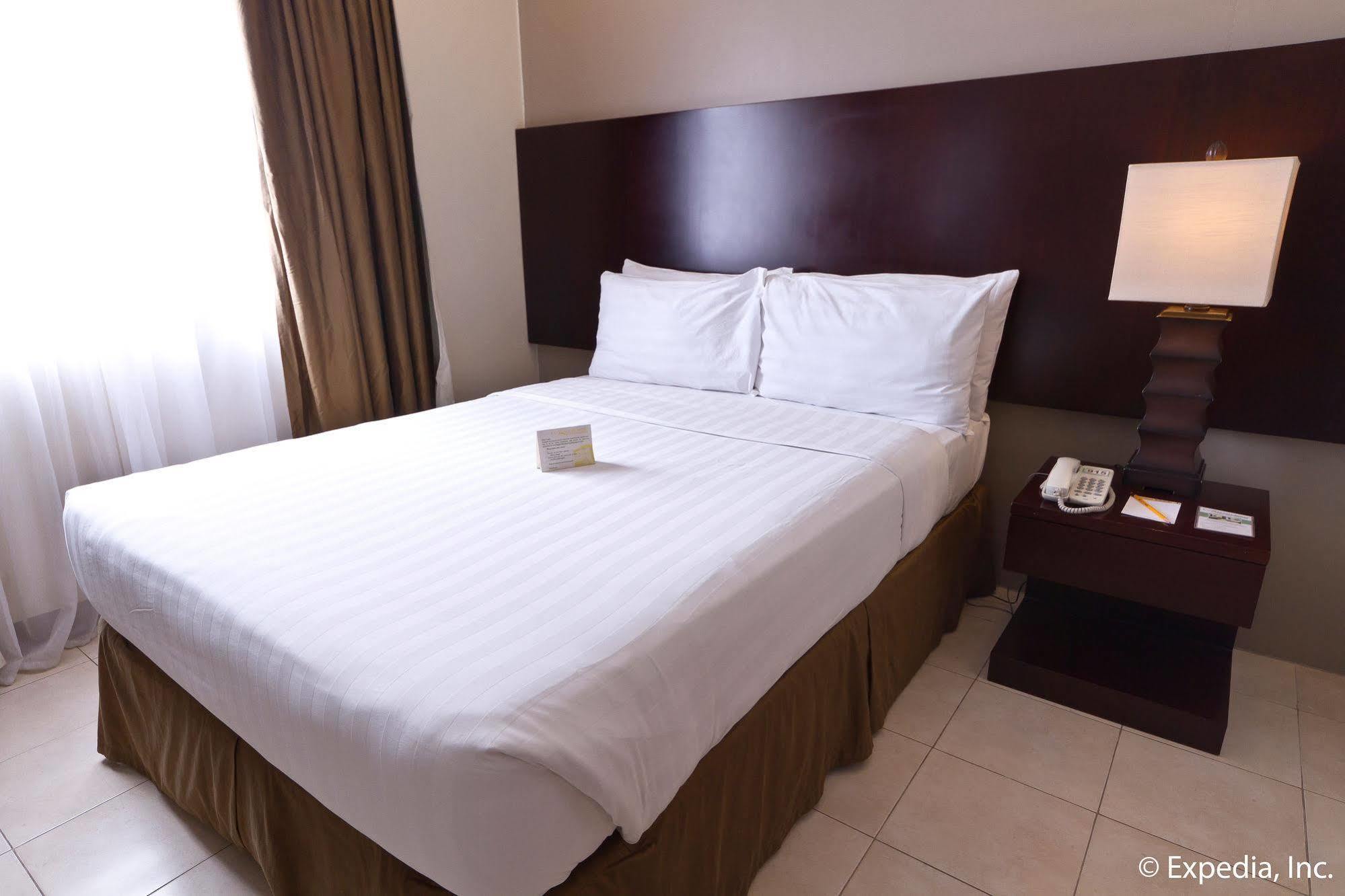 Alpa City Suites Hotel Cebu Eksteriør bilde